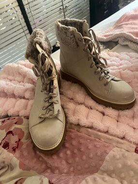 Time and Tru Women's Light Beige Lace-Up Faux-Fur Ankle Booties